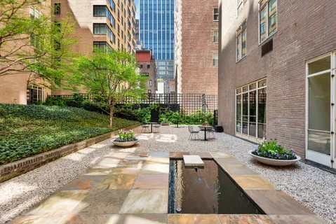 $730,000 | 24 West 55th Street, Unit 3D | Midtown Central