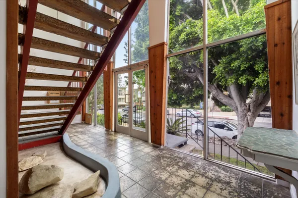 $495,000 | 1334 South Carmelina Avenue, Unit 1, Los Angeles, CA 90025