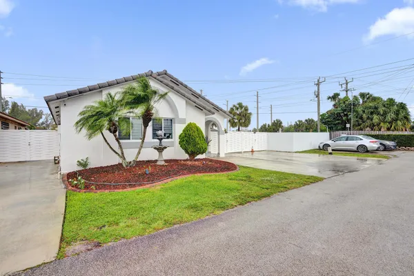 $649,990 | 7635 Northwest 168th Terrace, Hialeah, FL 33015