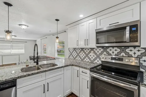 $330,000 | 1202 East Annie Street, Tampa, FL 33612