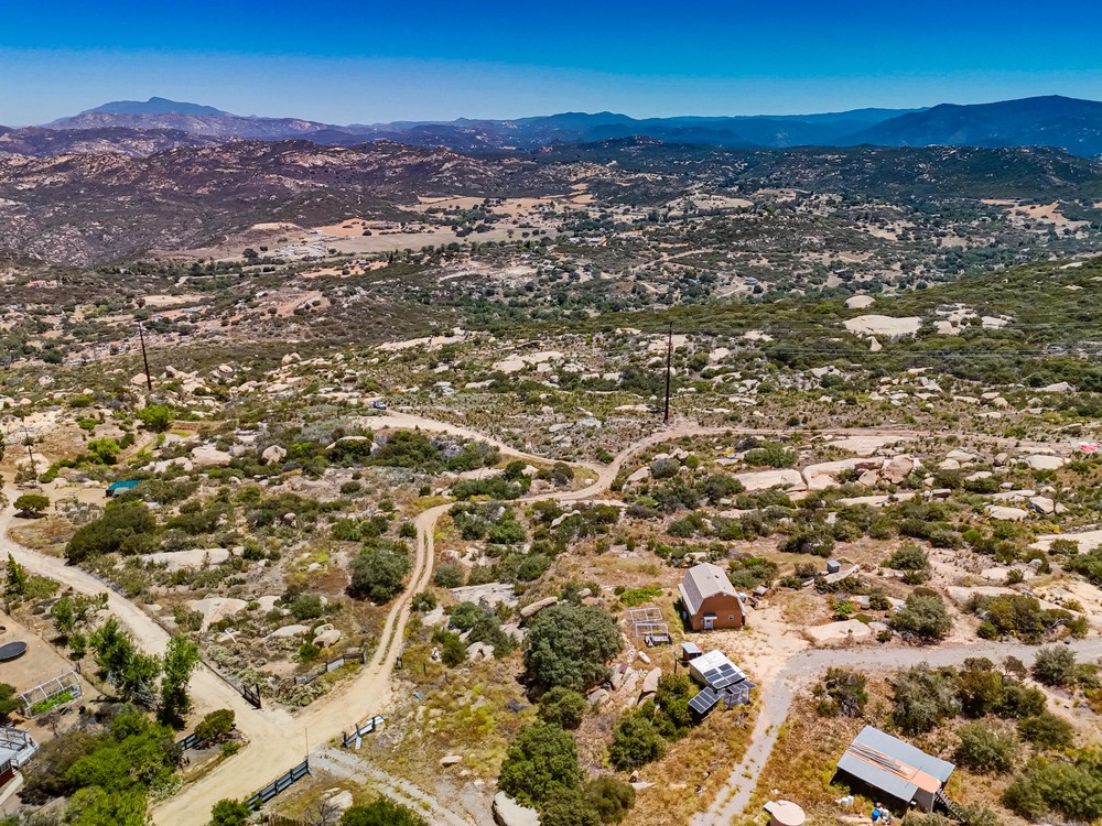 21038 Fog Ridge Alpine, CA 91901 - Photo 8 of 23
