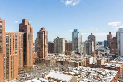 $4,500 | 200 East 89th Street, Unit 18D | Upper East Side