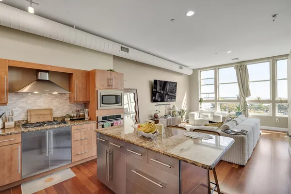 $575,000 | 10 Ocean Avenue, Unit 403, Revere, MA 02151