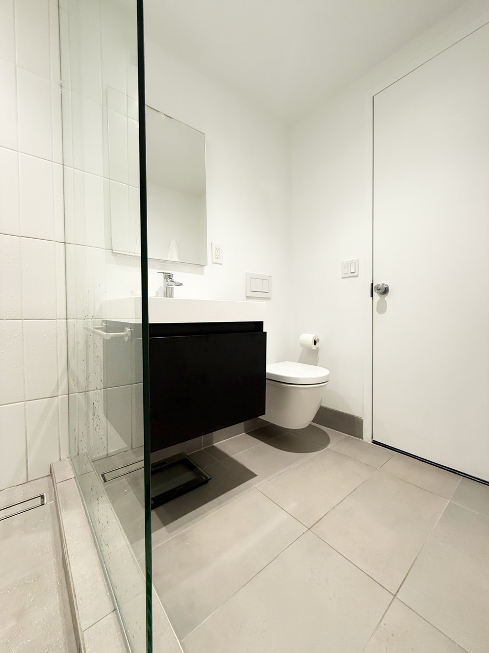 25-40 Shore Boulevard, Unit 3P Queens, NY 11102 - Photo 7 of 21 a bathroom with a toilet