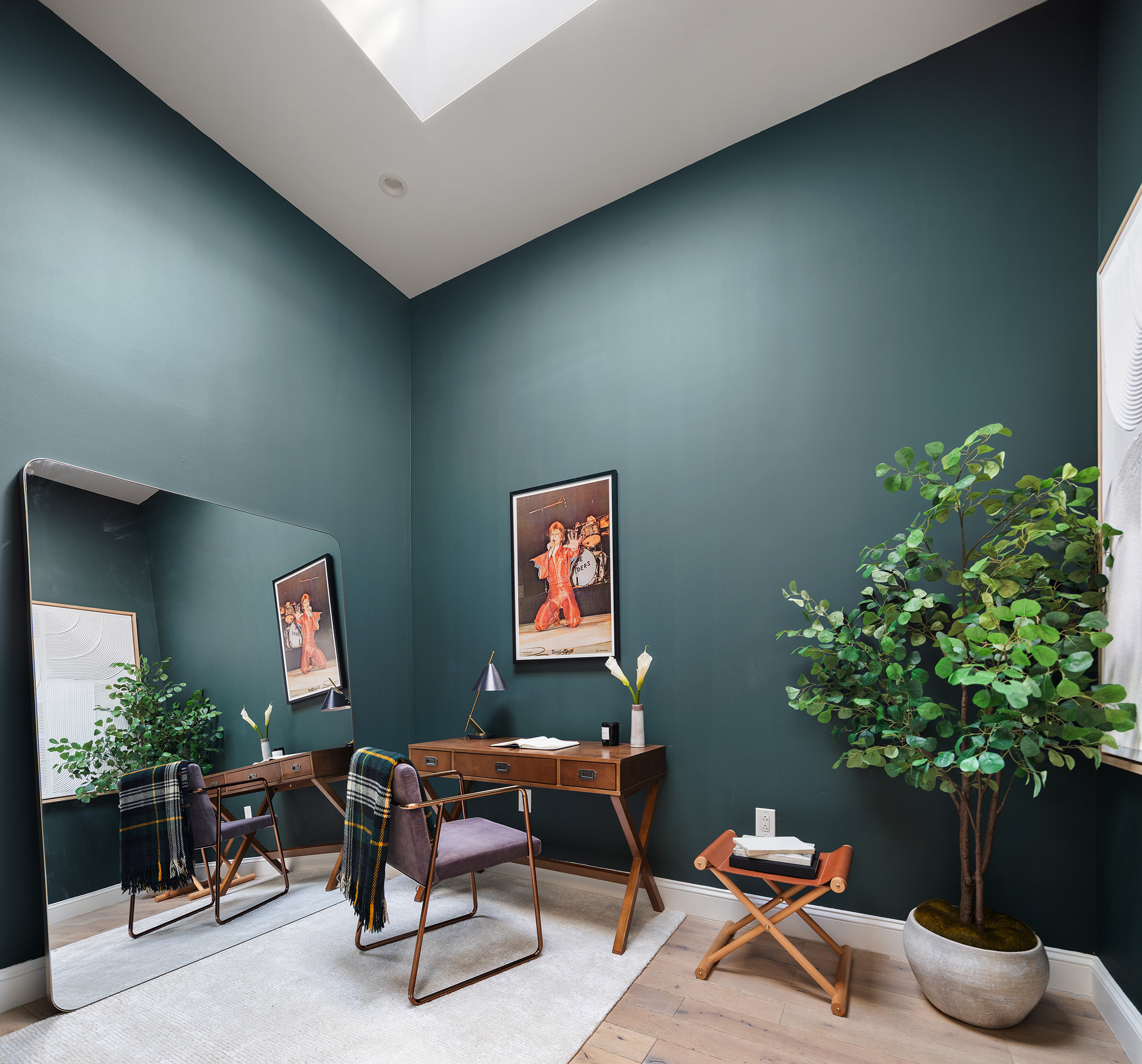 34 Woodbine Street Brooklyn, NY 11221 - Photo 7 of 15 a living room with furniture and flowers