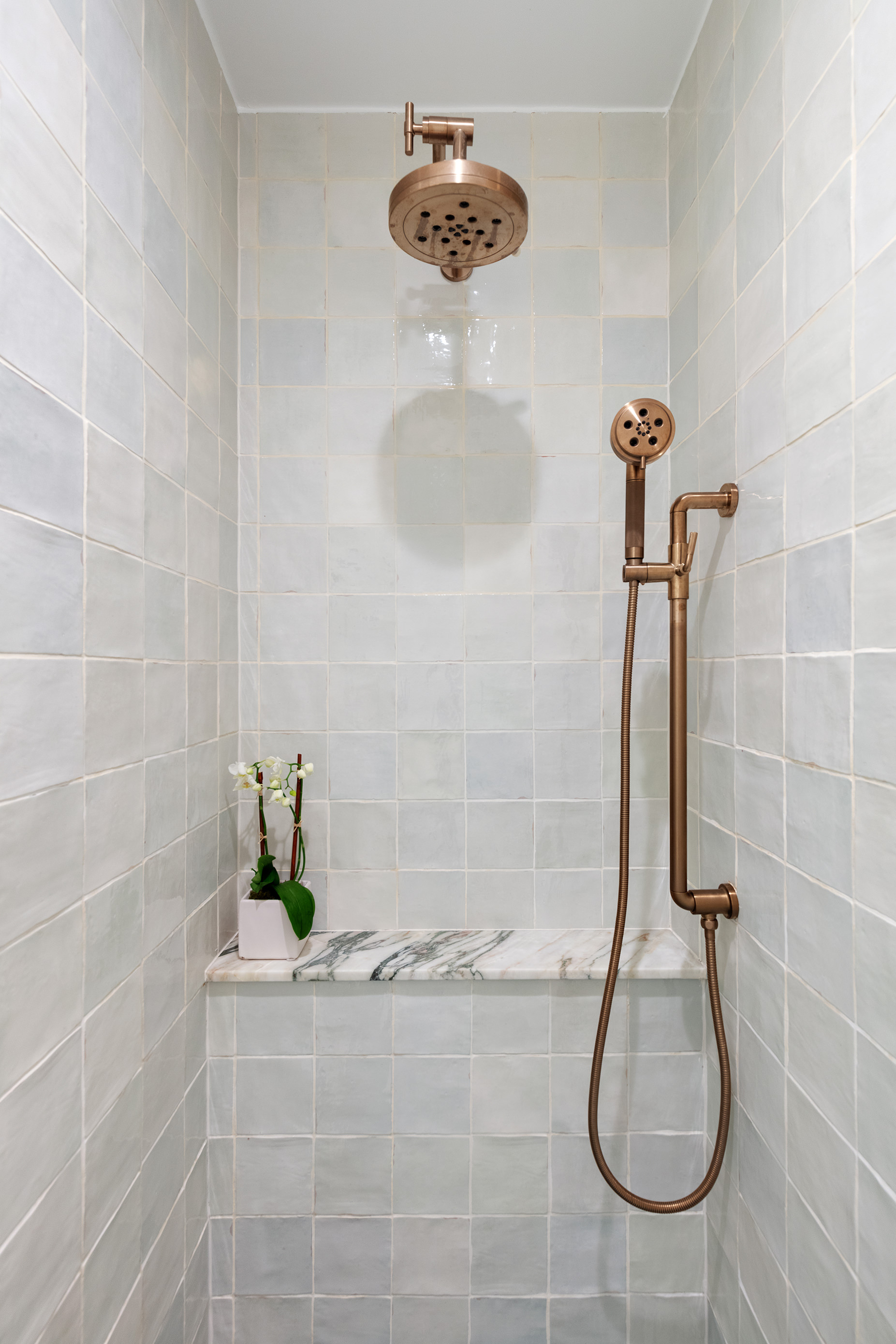 143 West 27th Street, Unit 2R Manhattan, NY 10001 - Photo 7 of 13 a bathroom with a bath tub