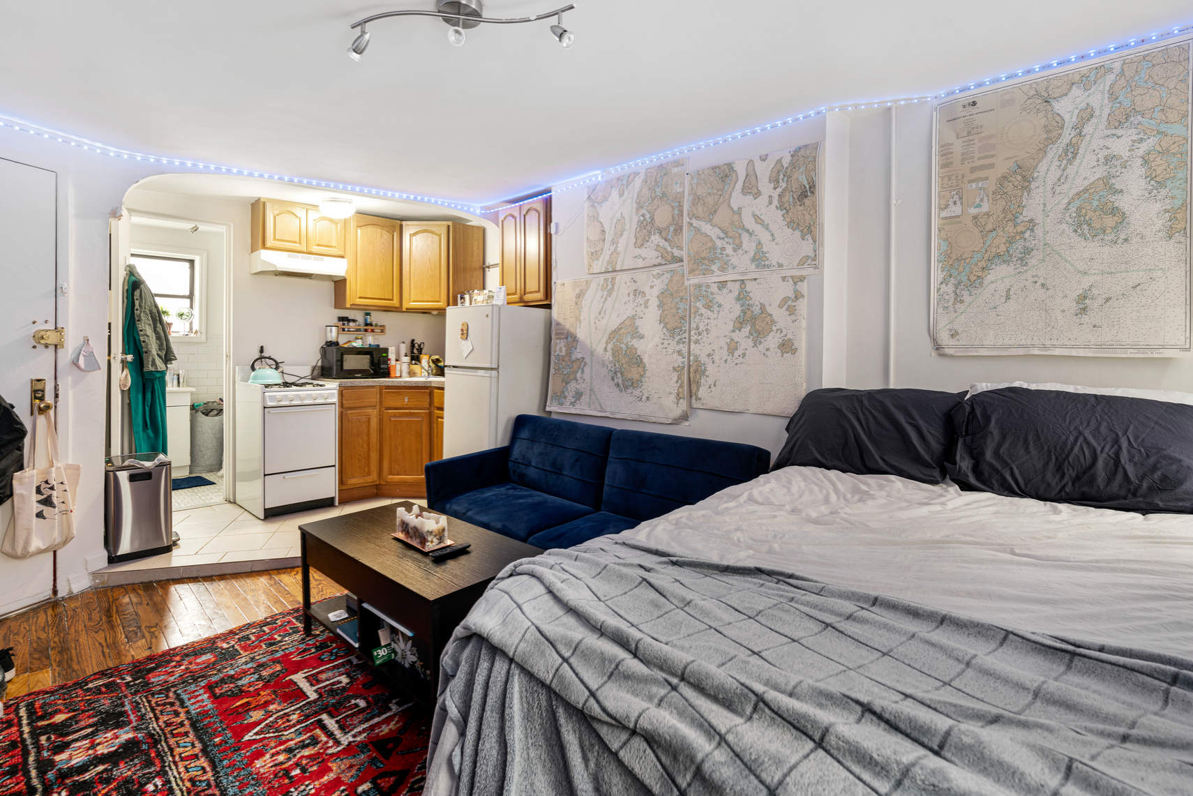 200 Allen Street, Unit 4R Manhattan, NY 10002 - Photo 2 of 8