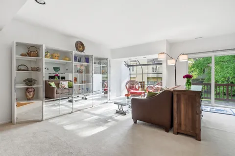 Contact Agent | Chanticleer, Cherry Hill, NJ 08003