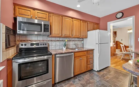 $978,000 | 227 Brown Street, Mineola, NY 11501