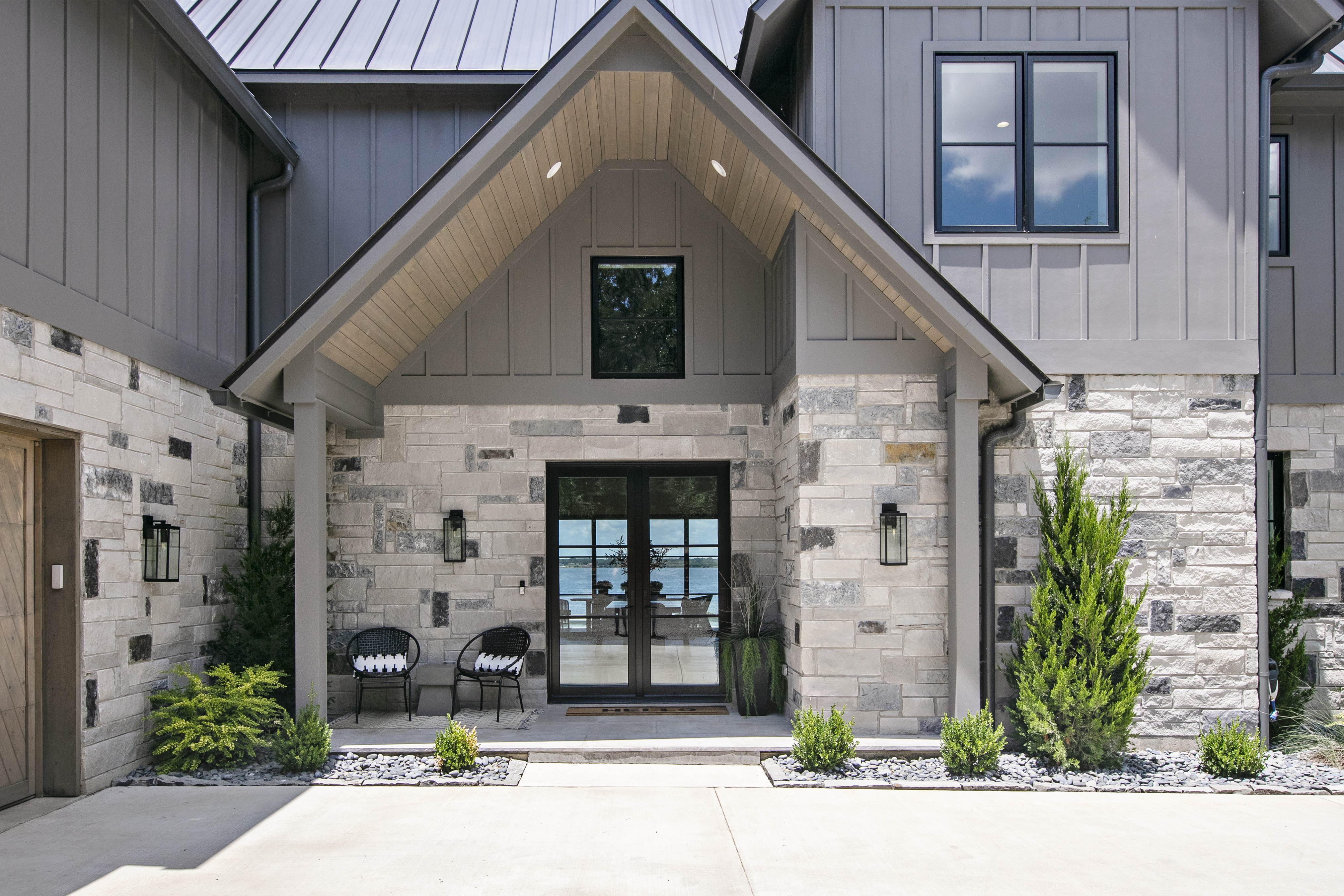 211 Deer Valley Drive Mabank, TX 75147 - Photo 2 of 25