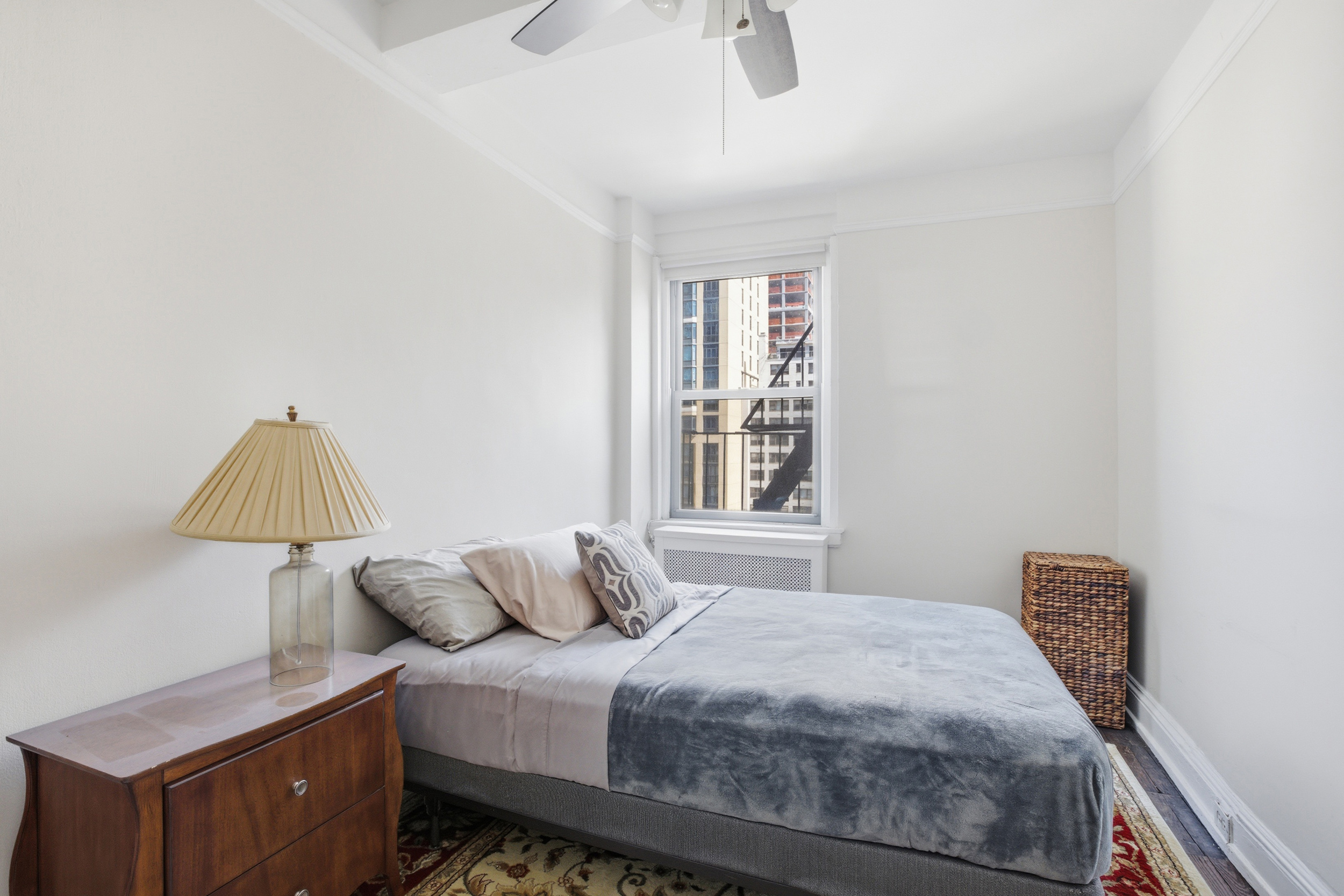 10 Mitchell Place, Unit 9F Manhattan, NY 10017 - Photo 5 of 11
