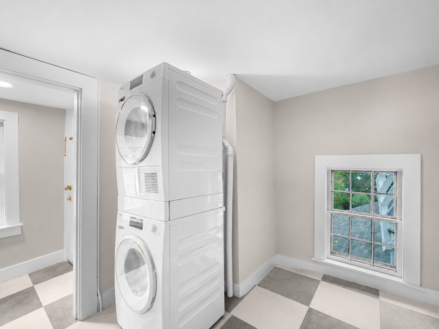 12 Darling Street, Unit 2 Marblehead, MA 01945 - Photo 22 of 31