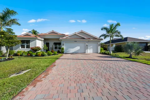 $949,900 | 10581 Woodchuck Lane, Bonita Springs, FL 34135
