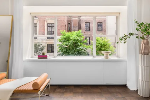 $1,895,000 | 700 Park Avenue, Unit 2B | Lenox Hill