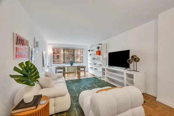 $5,750 | 345 East 73rd Street, Unit 5F | Lenox Hill
