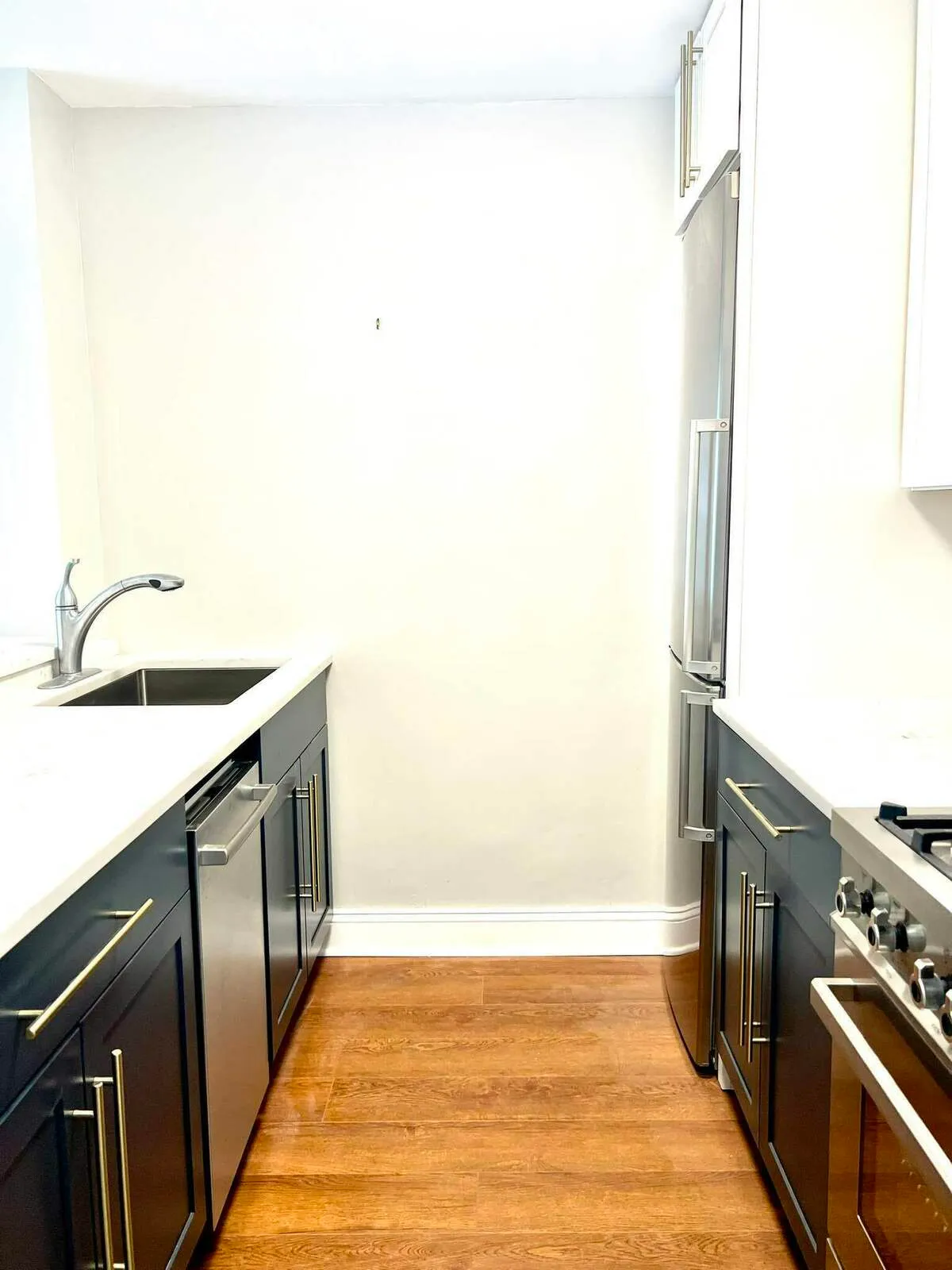250 West 90th Street, Unit 6I Manhattan, NY 10024 - Photo 2 of 15 a view of a kitchen from the hallway