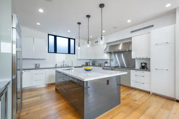 $3,825,000 | 2325 Cloy Avenue, Venice, CA 90291
