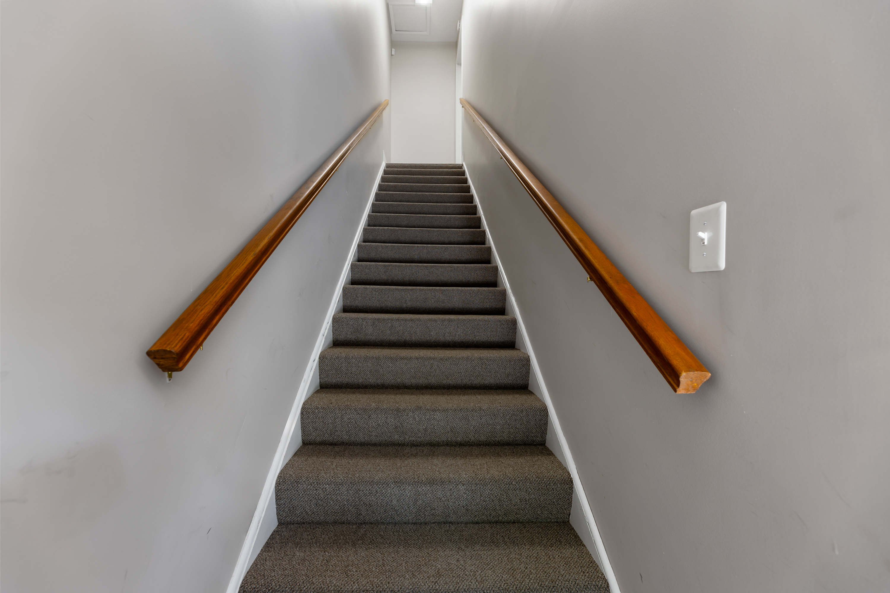 5885 Allentown Road Suitland, MD 20746 - Photo 7 of 23 a view of entryway