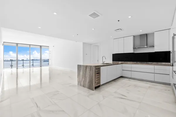 $1,950,000 | 700 Northeast 26th Terrace, Unit 3203, Miami, FL 33137