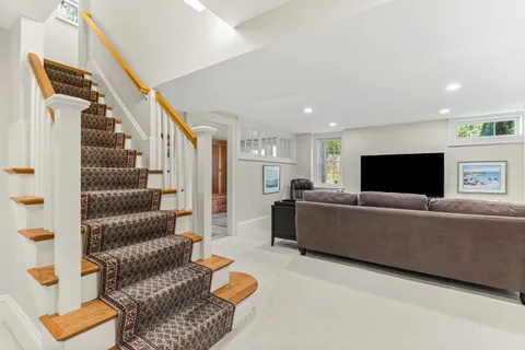 $4,150,000 | 33 Hundreds Circle, Wellesley Hills, MA 02481