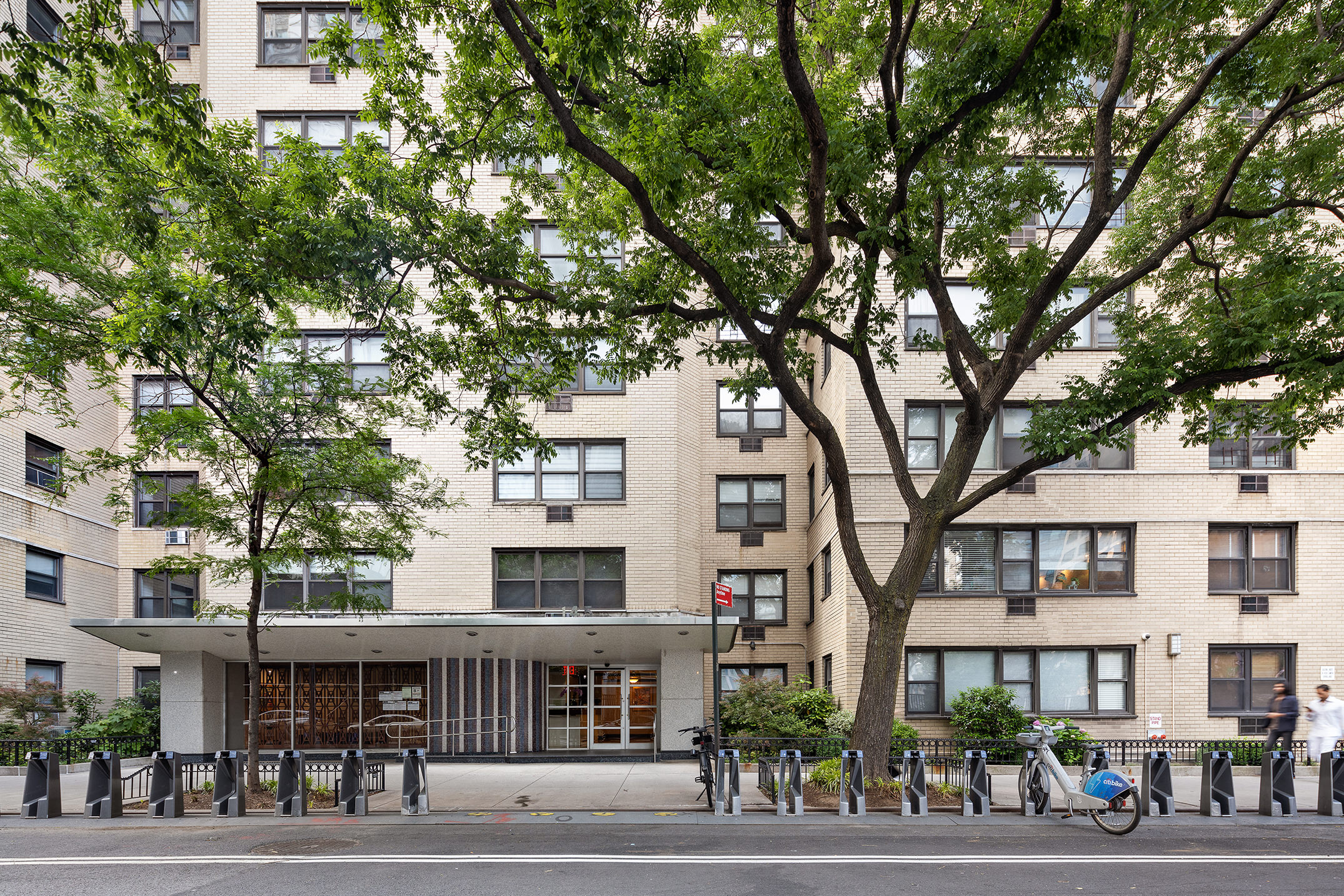 145 East 15th Street, Unit 2T Manhattan, NY 10003 - Photo 7 of 10