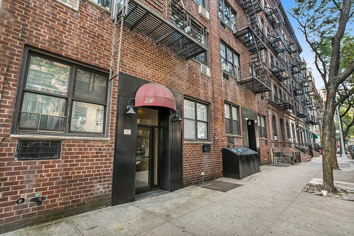 330 East 90th Street, Unit 5B Manhattan, NY 10128 - Photo 6 of 11