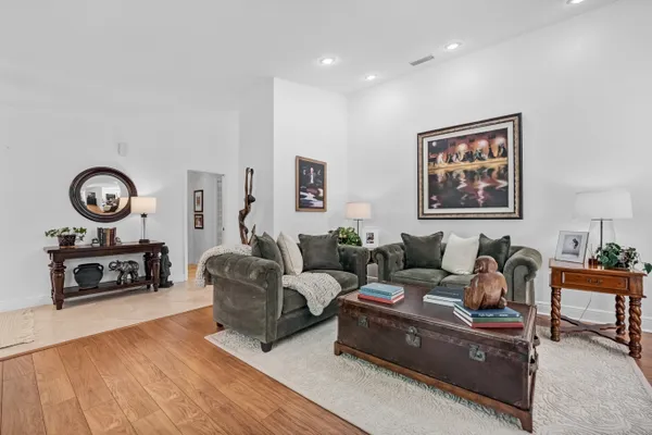 $5,900 | 9600 Northwest 18th Street, Plantation, FL 33322