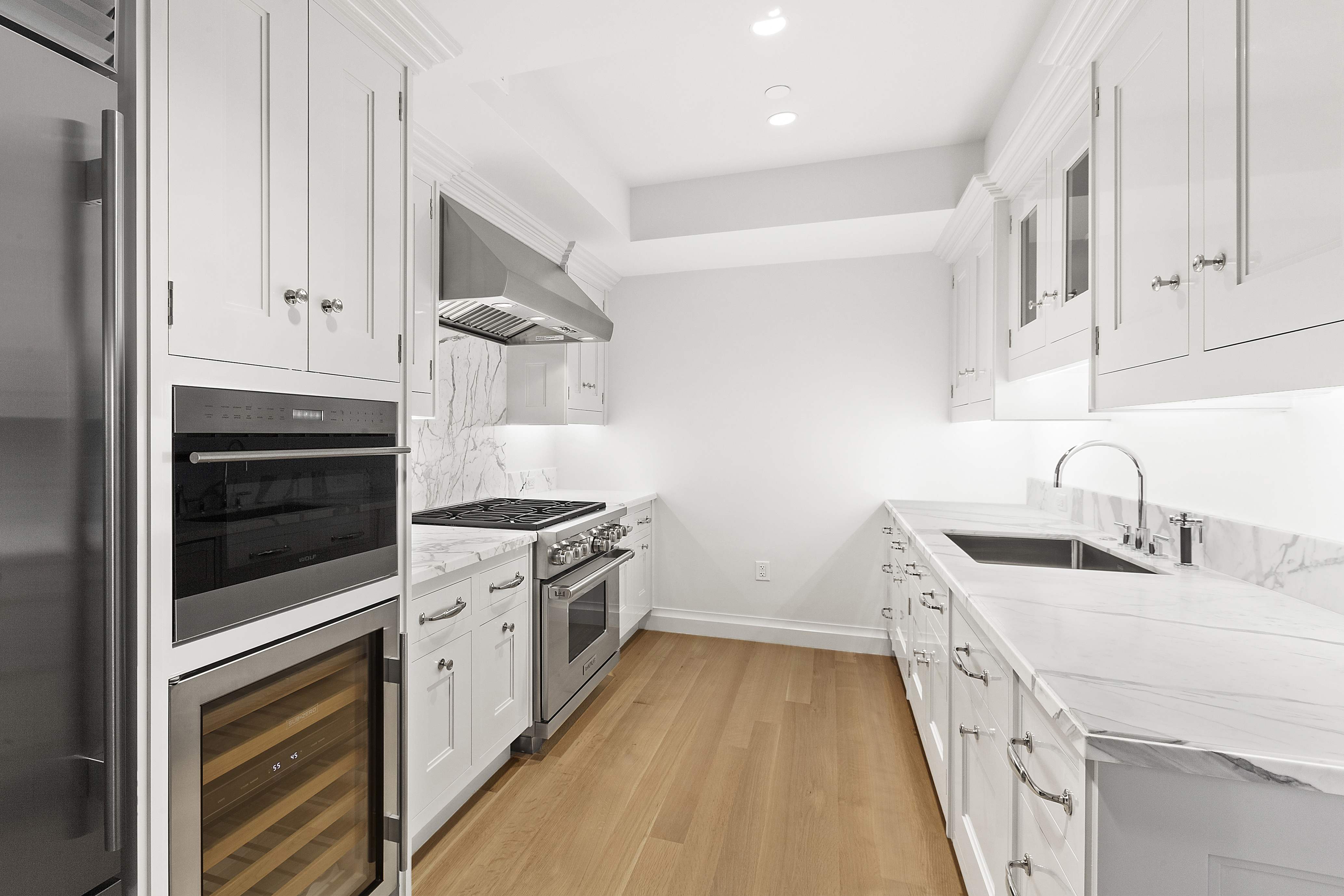 301 East 81st Street, Unit 6B Manhattan, NY 10028 - Photo 4 of 22