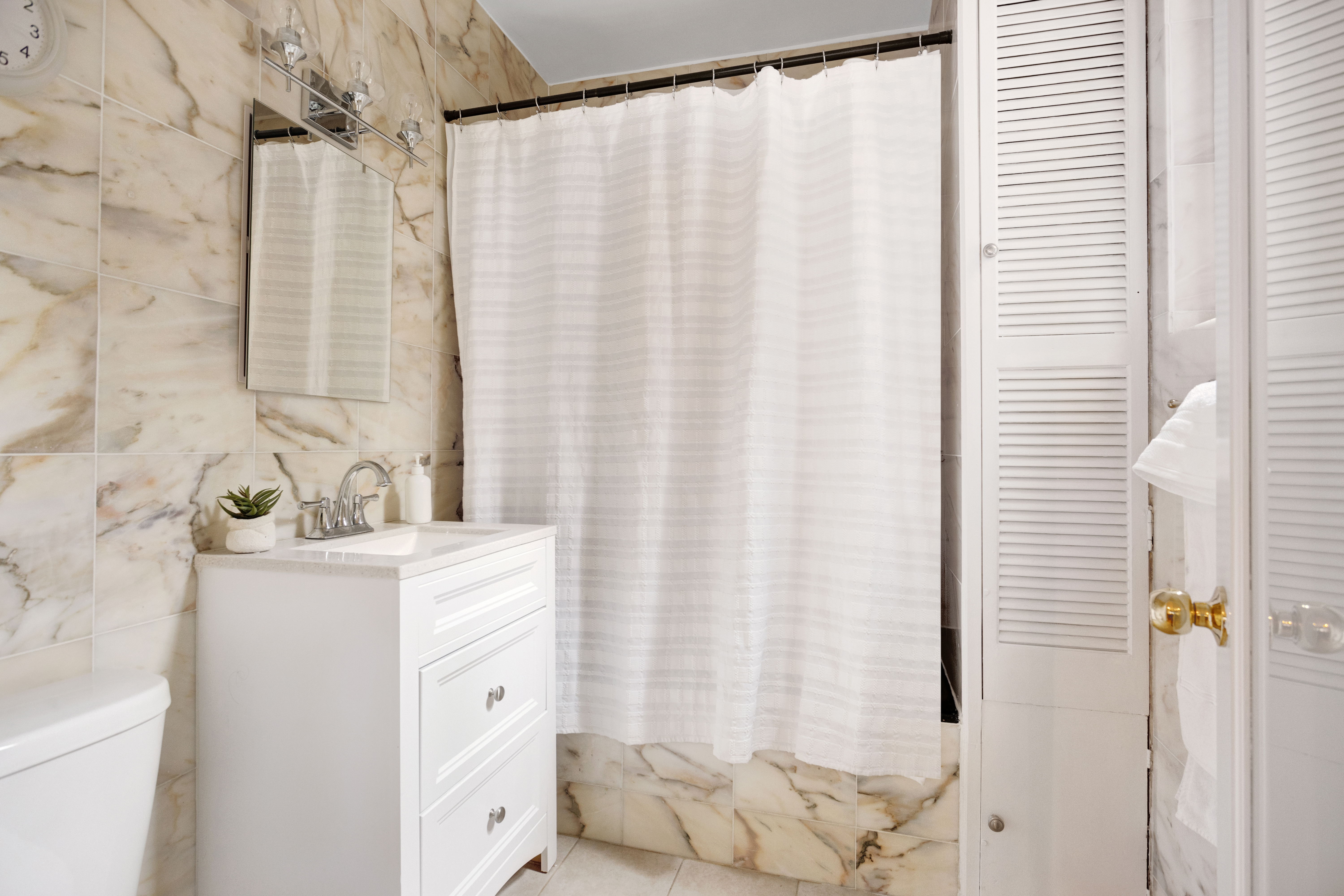 23 West 73rd Street, Unit 501 Manhattan, NY 10023 - Photo 9 of 12