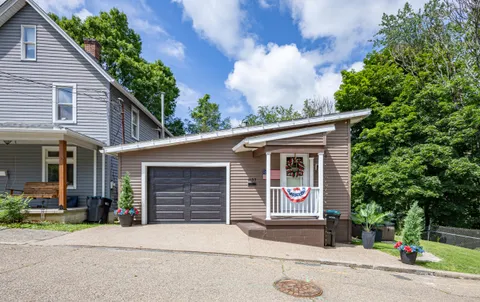 Contact Agent | 1137 Constitution Street, Tarentum, PA 15084