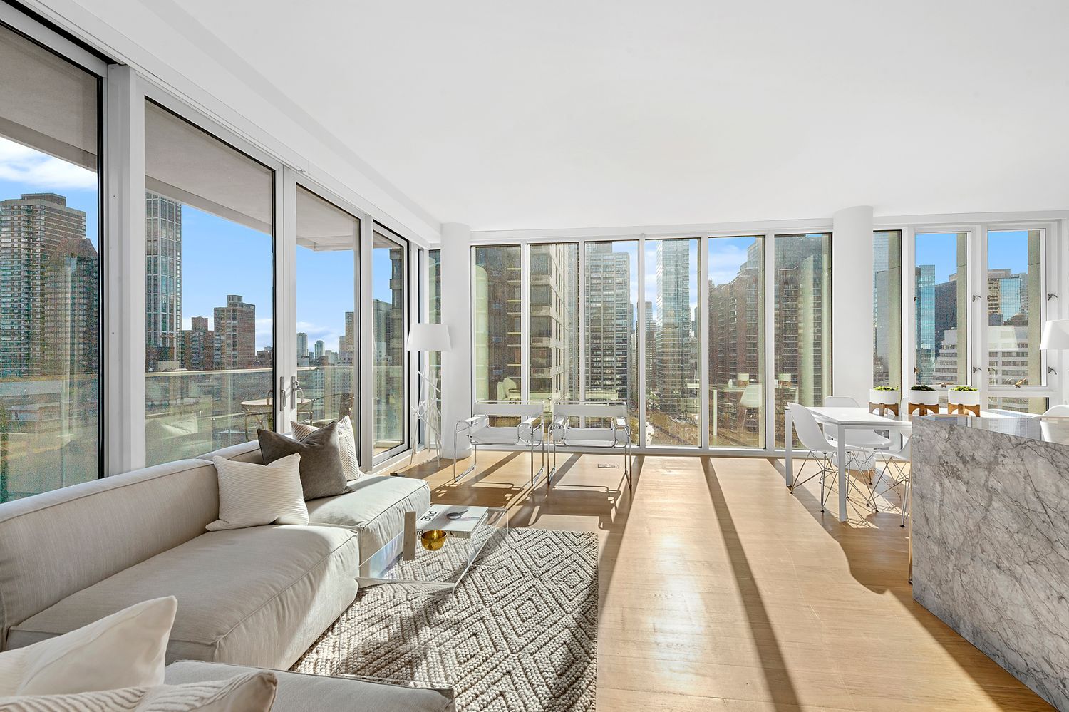 301 East 61st Street, Unit 16A Manhattan, NY 10065 - Photo 2 of 17