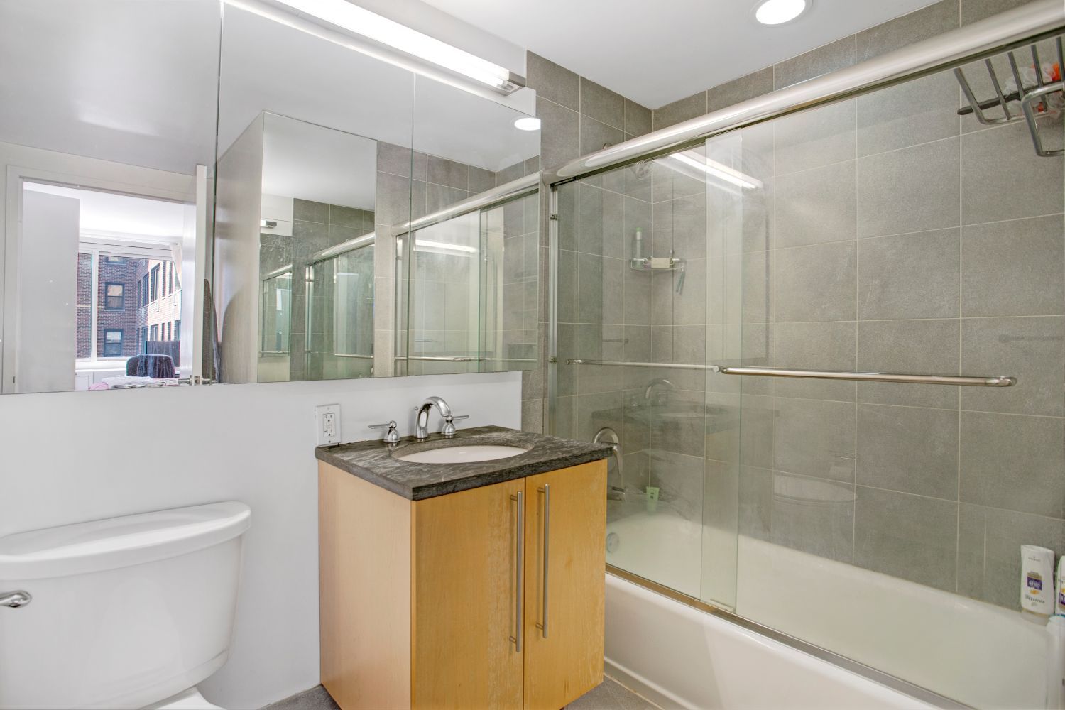 Elkin J Serna, Real Estate Agent Compass