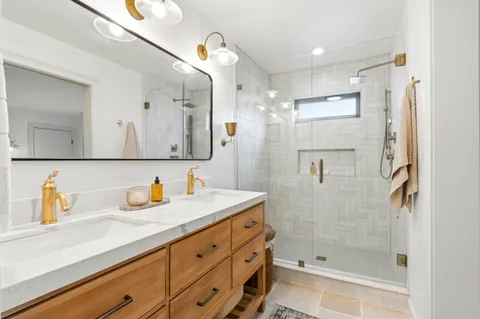 Contact Agent | 77 Donelson Street, Nashville, TN 37210