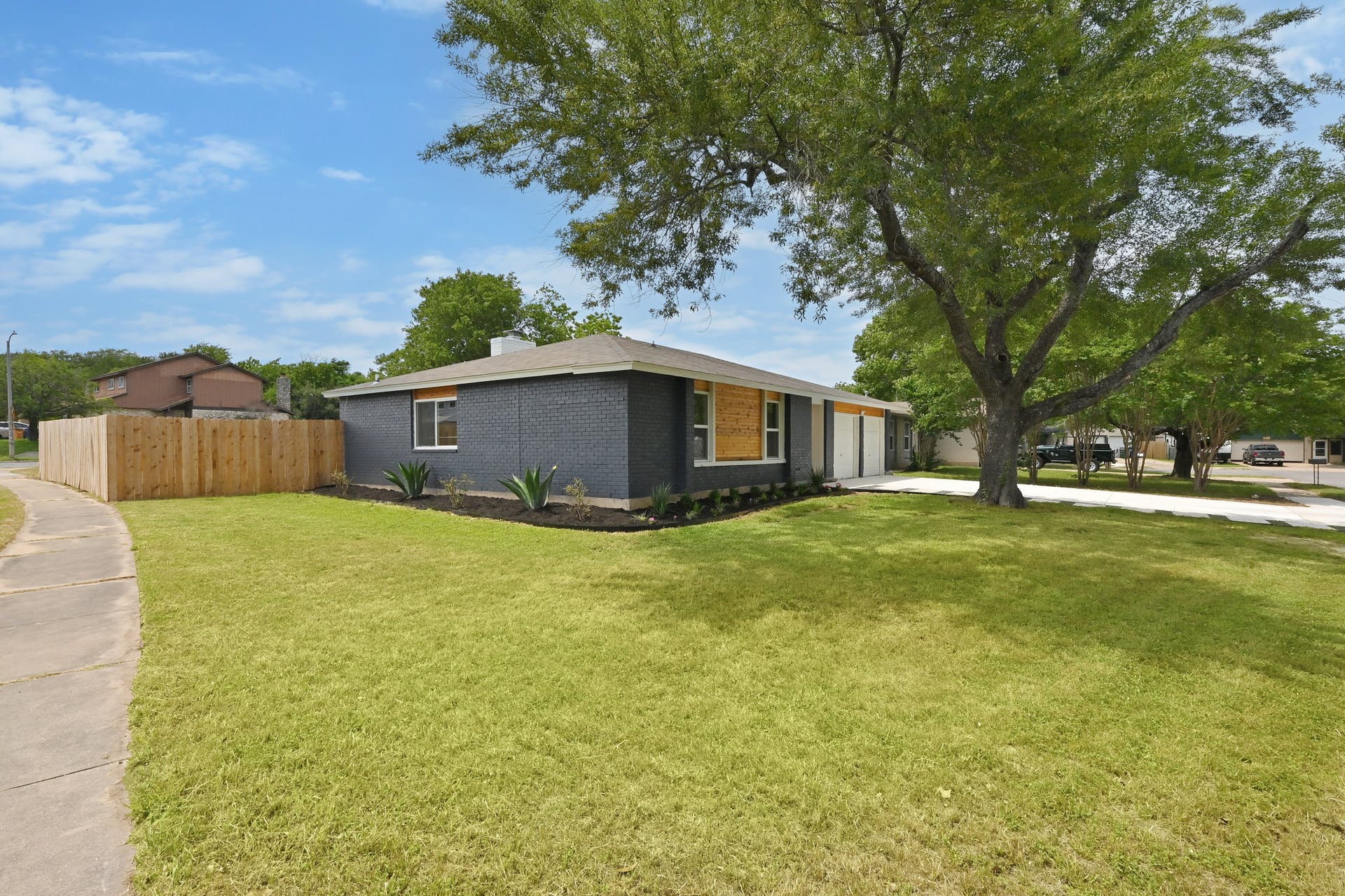 6606 Aldford Circle Austin, TX 78745 - Photo 3 of 32