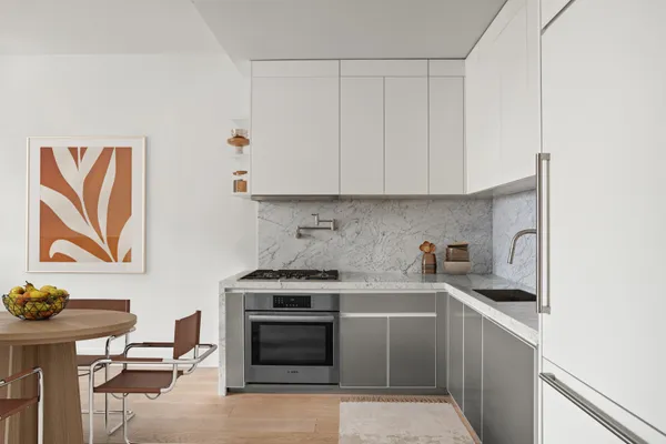 $5,000 | 139 Huron Street, Unit 3C | Greenpoint