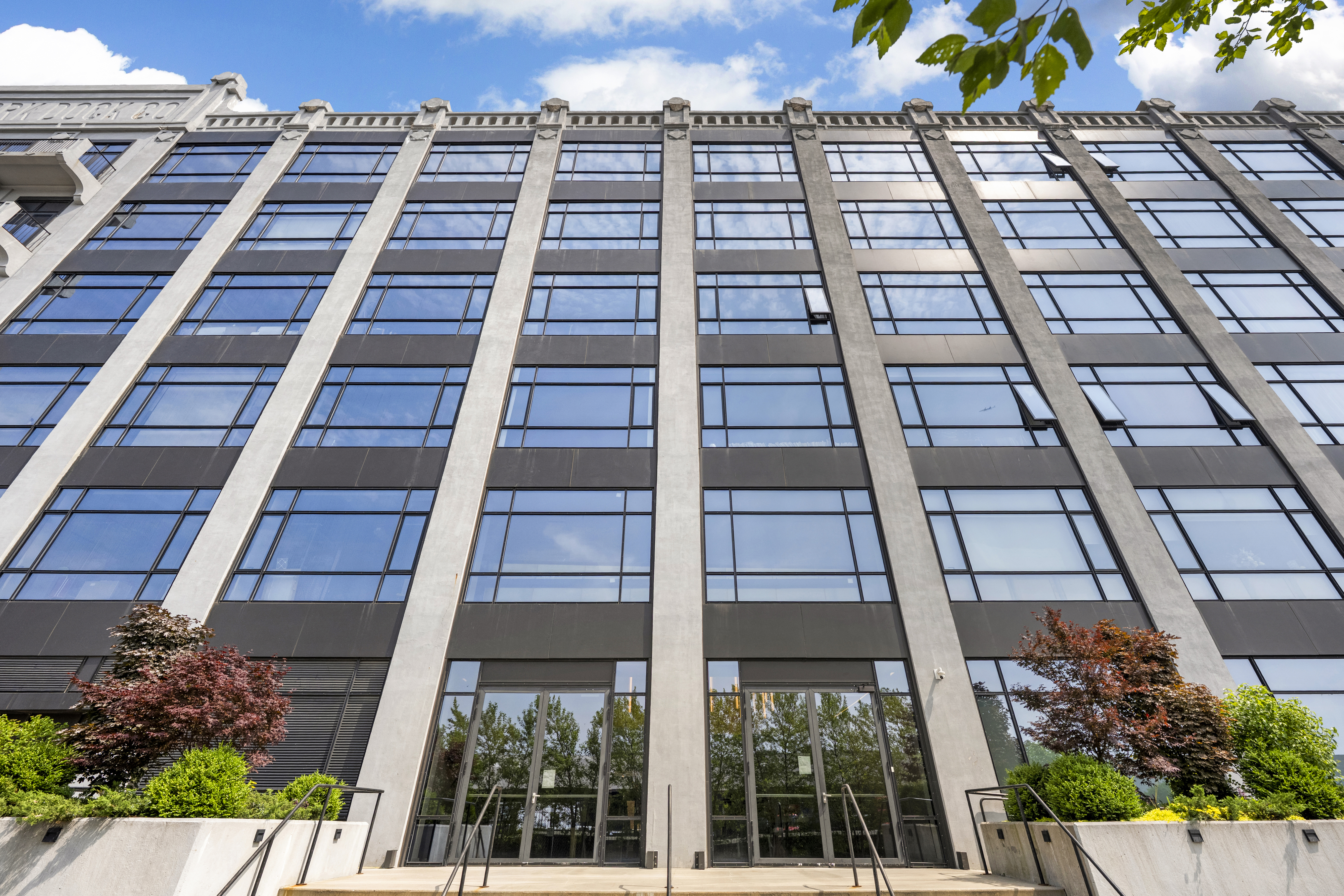 160 Imlay Street, Unit 3B3 Brooklyn, NY 11231 - Photo 13 of 14 front view of a building