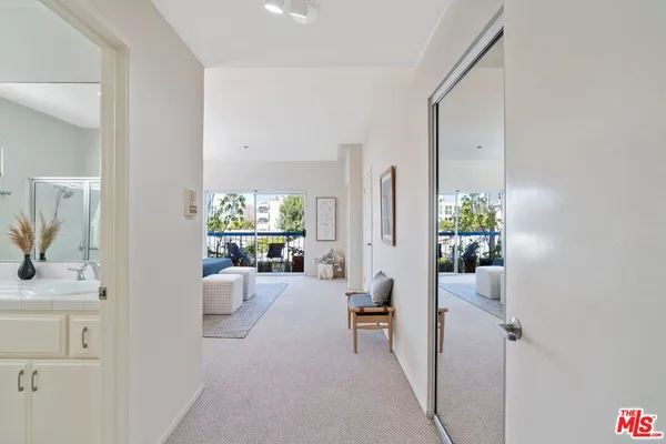 $1,138,000 | 1915 Malcolm Avenue, Unit 301, Los Angeles, CA 90025