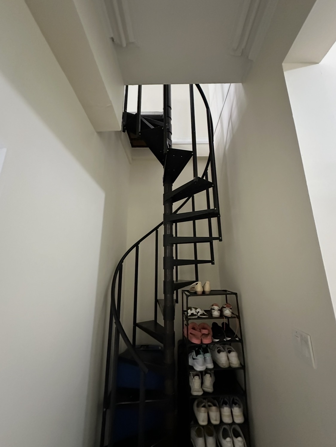 114 East 37th Street, Unit 3A Manhattan, NY 10016 - Photo 12 of 15 a view of entryway
