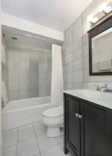 $825,000 | 106 Central Park South, Unit 7O | Central Park South