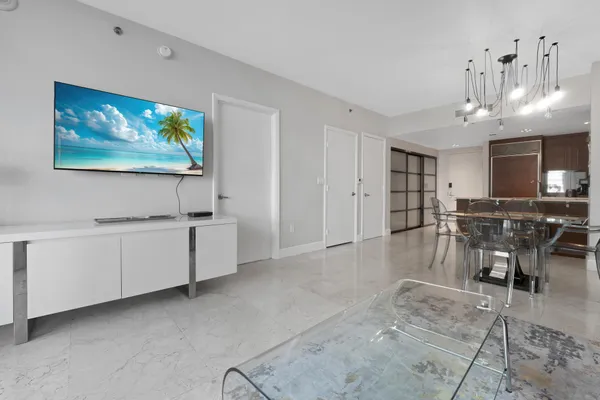 $875,000 | 485 Brickell Avenue, Unit 1909, Miami, FL 33131