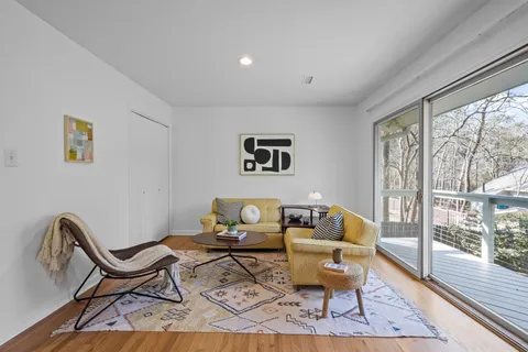 $1,050,000 | 1709 Curtis Road, Chapel Hill, NC 27514