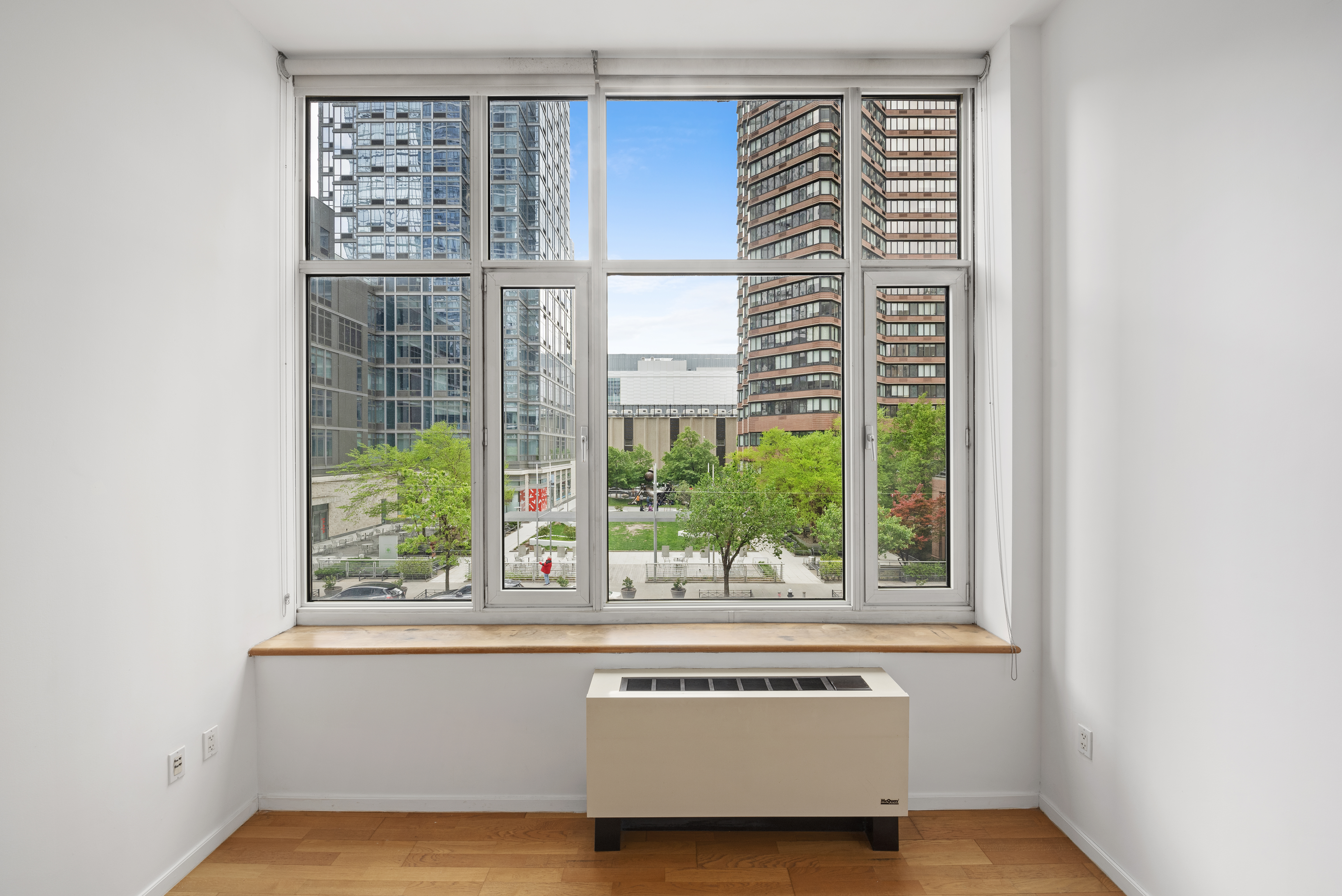 635 West 42nd Street, Unit 2H Manhattan, NY 10036 - Photo 3 of 18