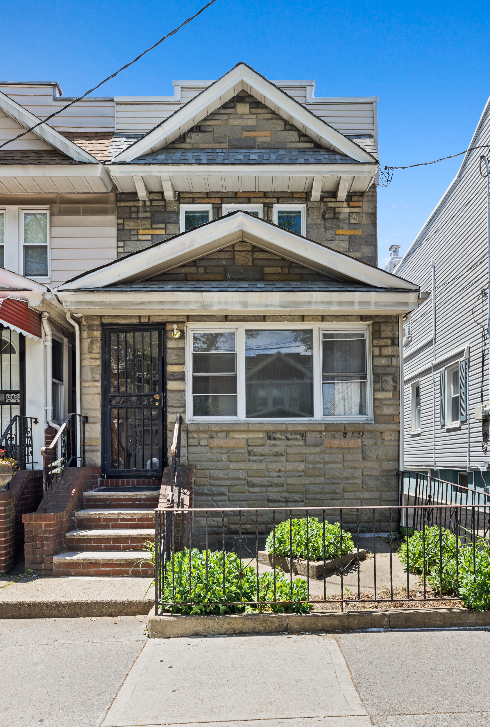 89-22 85th Street Queens, NY 11421 - Photo 1 of 18