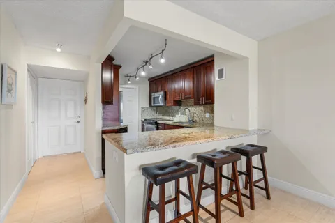 $689,900 | 1021 Hillsboro Mile, Unit 504, Hillsboro Beach, FL 33064