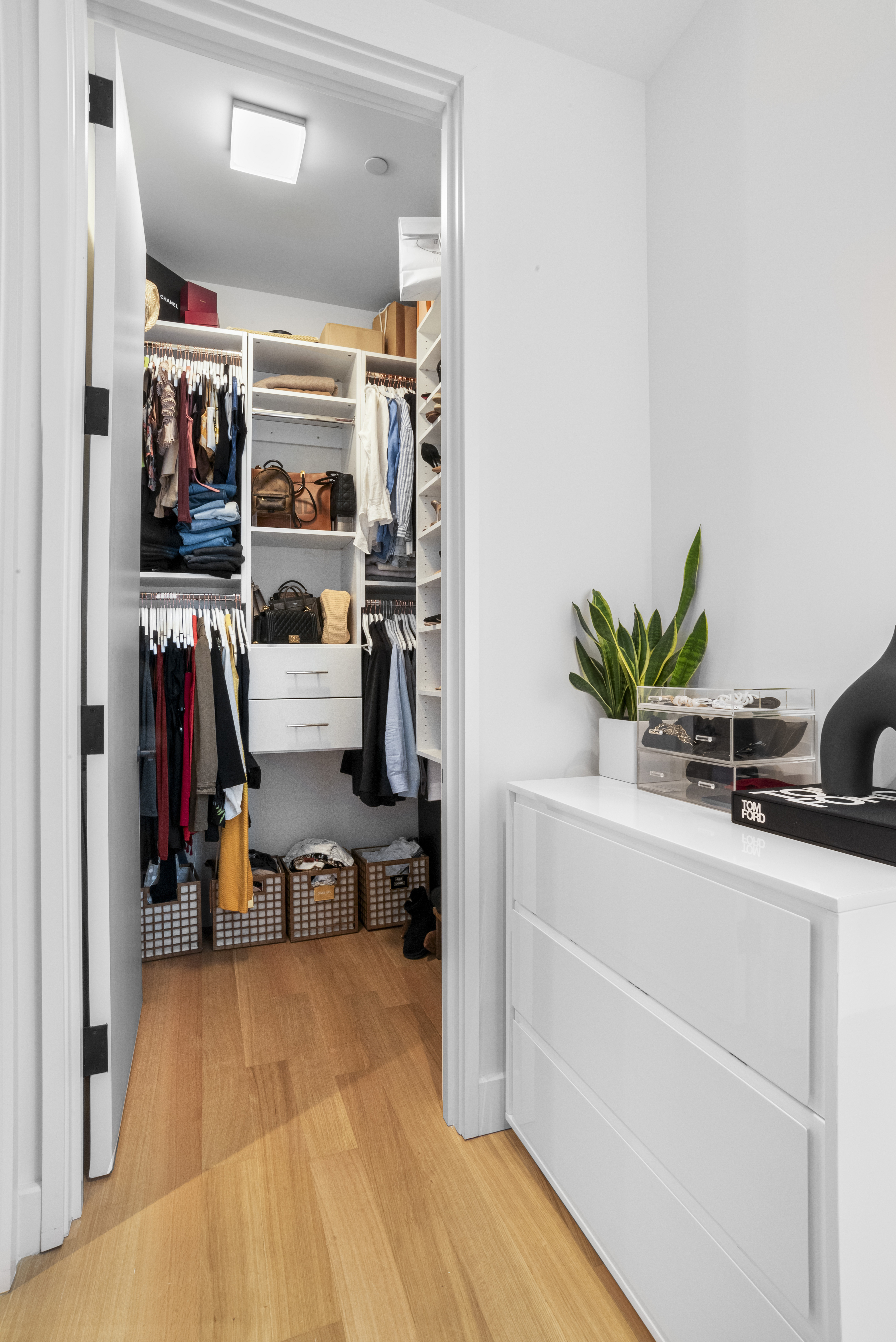 15 East 30th Street, Unit Undisclosed Manhattan, NY 10016 - Photo 10 of 23 a living room with furniture and a potted plant