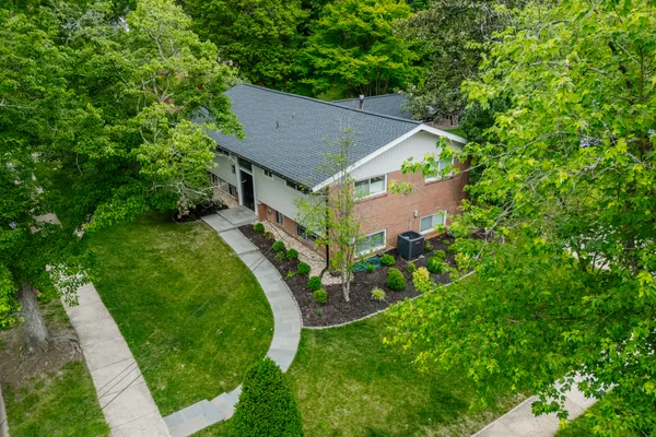 $1,565,000 | 6501 Bannockburn Drive, Bethesda, MD 20817