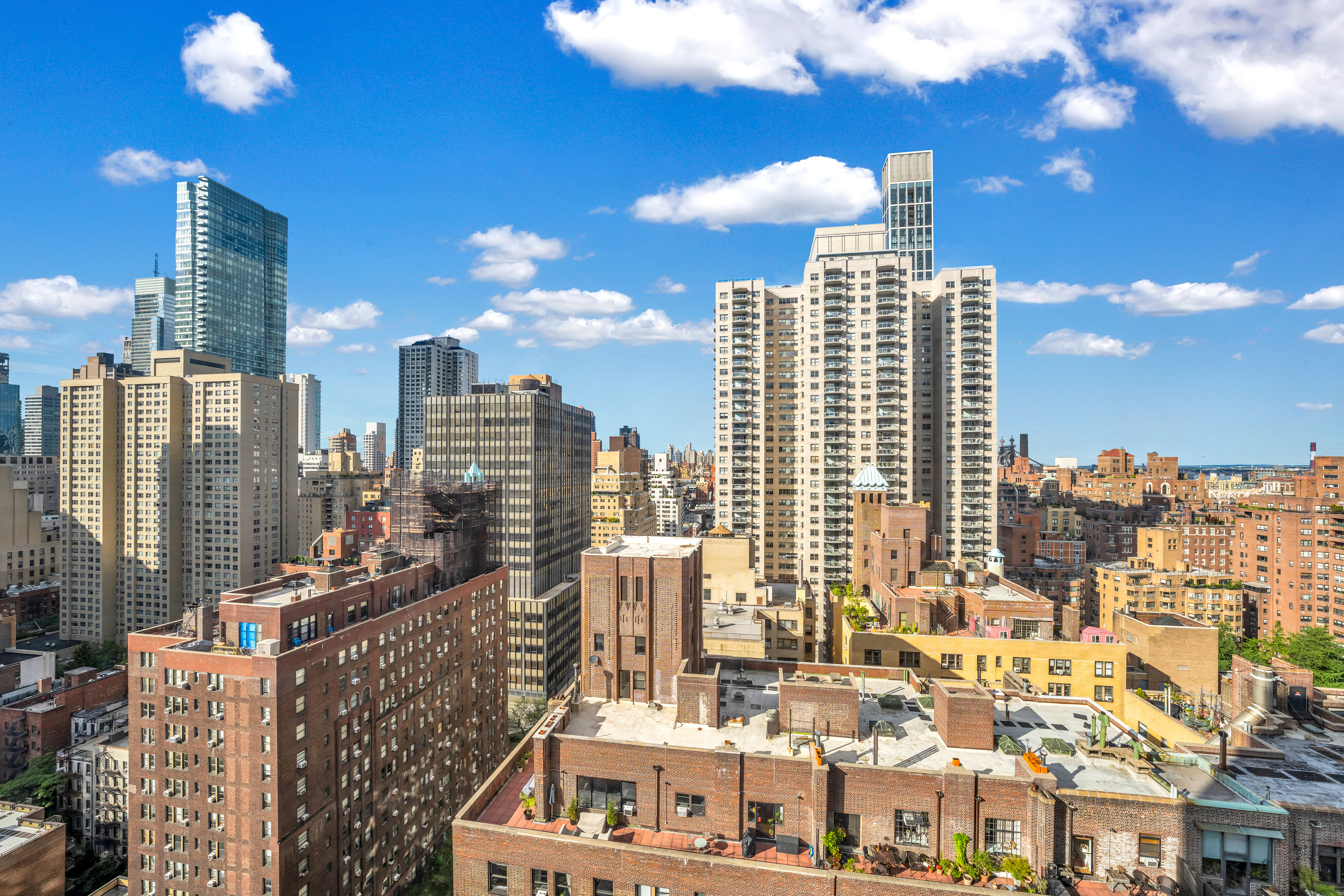 400 East 54th Street, Unit 26D Manhattan, NY 10022 - Photo 6 of 12 a view of city with tall buildings