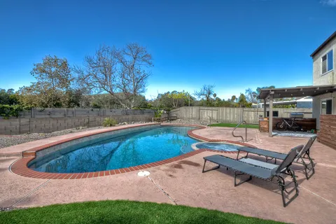 $939,000 | 813 Sunningdale Drive, Oceanside, CA 92057