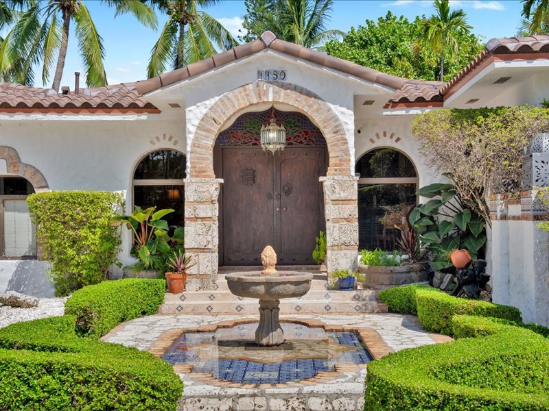 1150 North Biscayne Point Road Miami Beach, FL 33141 - Photo 8 of 65 Gallery Image 8