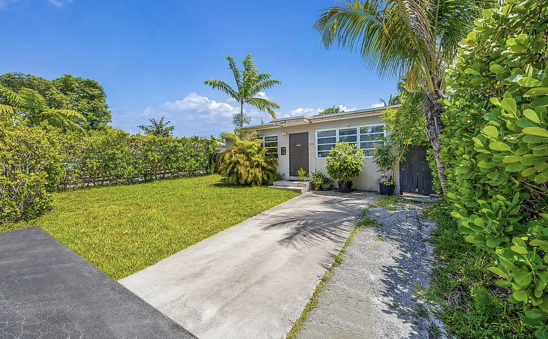 2326 Harding Street Hollywood, FL 33020 - Photo 2 of 10